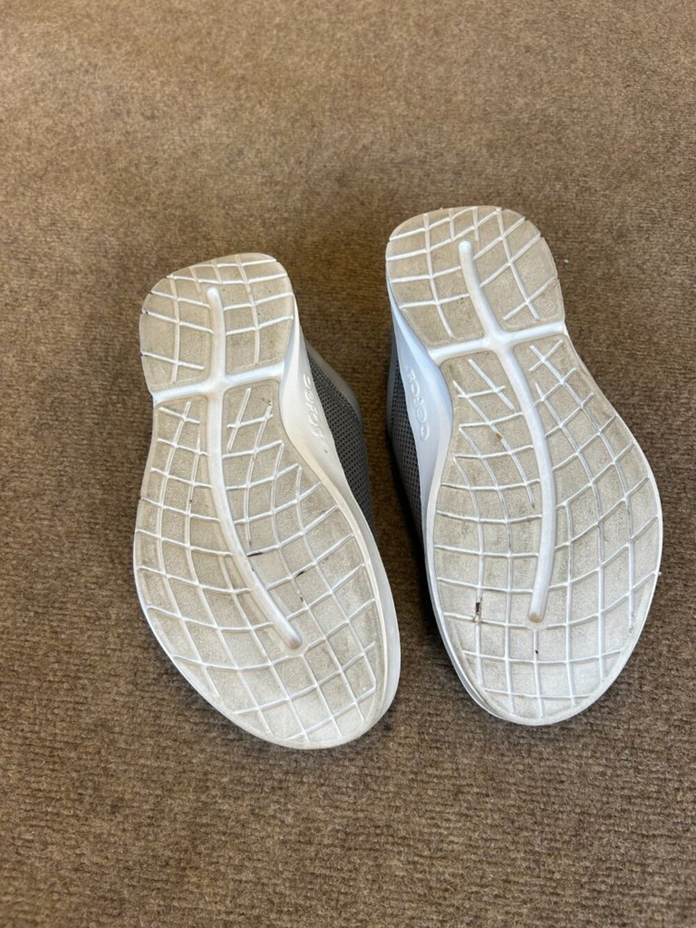 OOFOS Men’s 12 Gray Slip On Recovery Shoes Clogs EU 45 - Picture 5 of 5